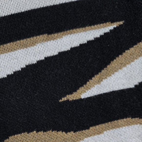 Chico's Black Abstract Zebra Print Asymmetrical Hem Tunic Sweater Unique - Picture 6 of 9